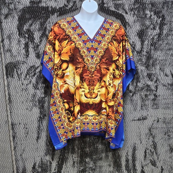 The Unbranded Brand Tops - Vtg Poncho Kimono Top Womens OSFM Floral Hawaiian Cruise Beaded‎ Resort Kafton